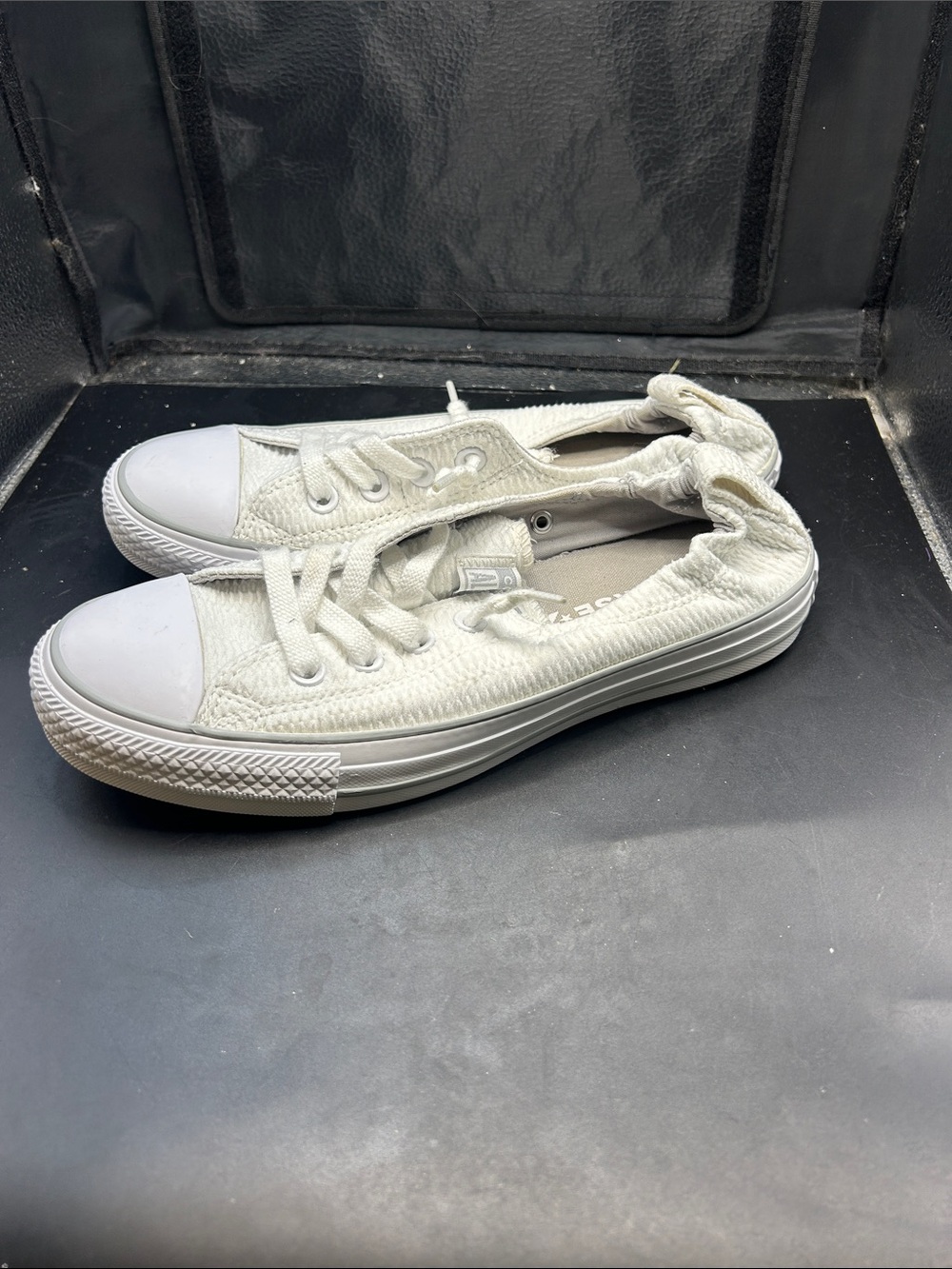 Converse woman’s  Low-Top Canvas Sneakers in Off-White